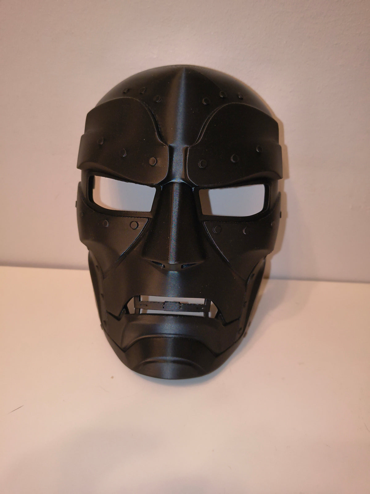 Marvel Dr. Doom Hjälm – 3D-printad replika cosplay display
