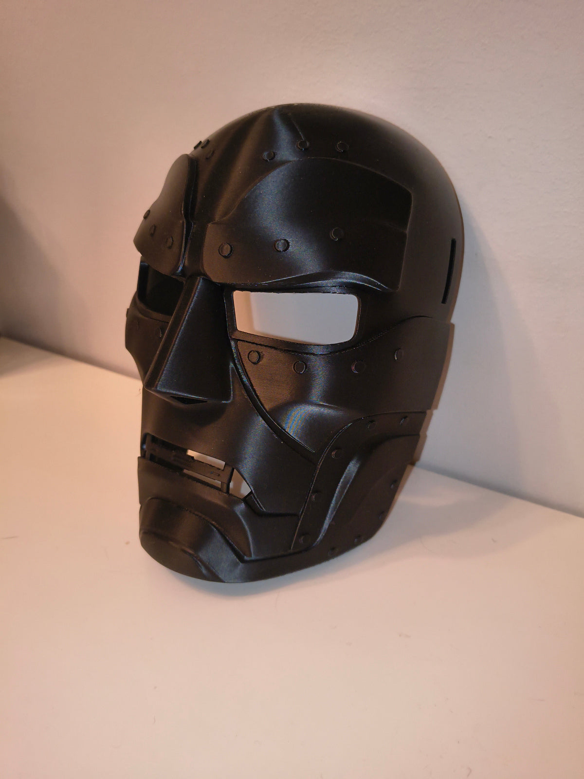Marvel Dr. Doom Hjälm – 3D-printad replika cosplay display