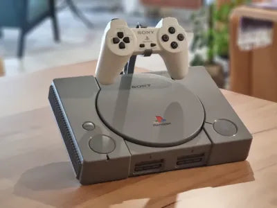 Sony PlayStation 1 konsolställ + kontrollställ – 3D-printad display