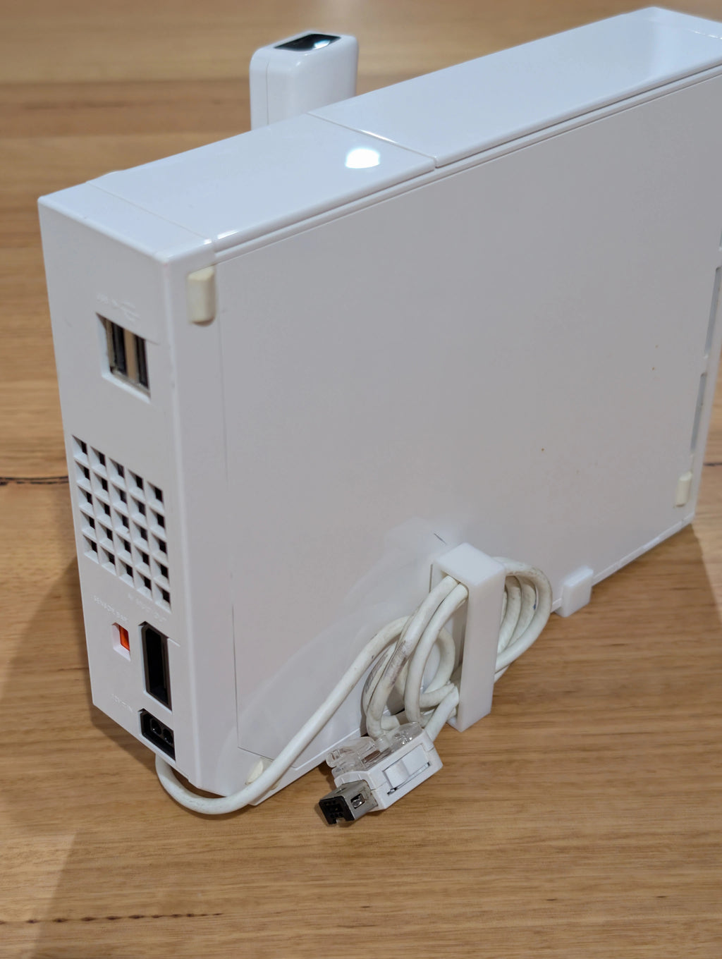 Nintendo Wii konsolställ – Stående version – 3D-printad