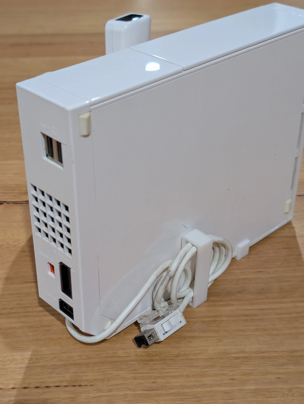 Nintendo Wii konsolställ – Stående version – 3D-printad