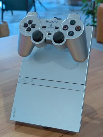 Sony PlayStation 2 Slim konsolställ + kontrollställ – 3D-print