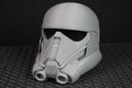 Death Trooper-inspirerad hjälm – 3D-printad cosplaymodell - SwePrint3D
