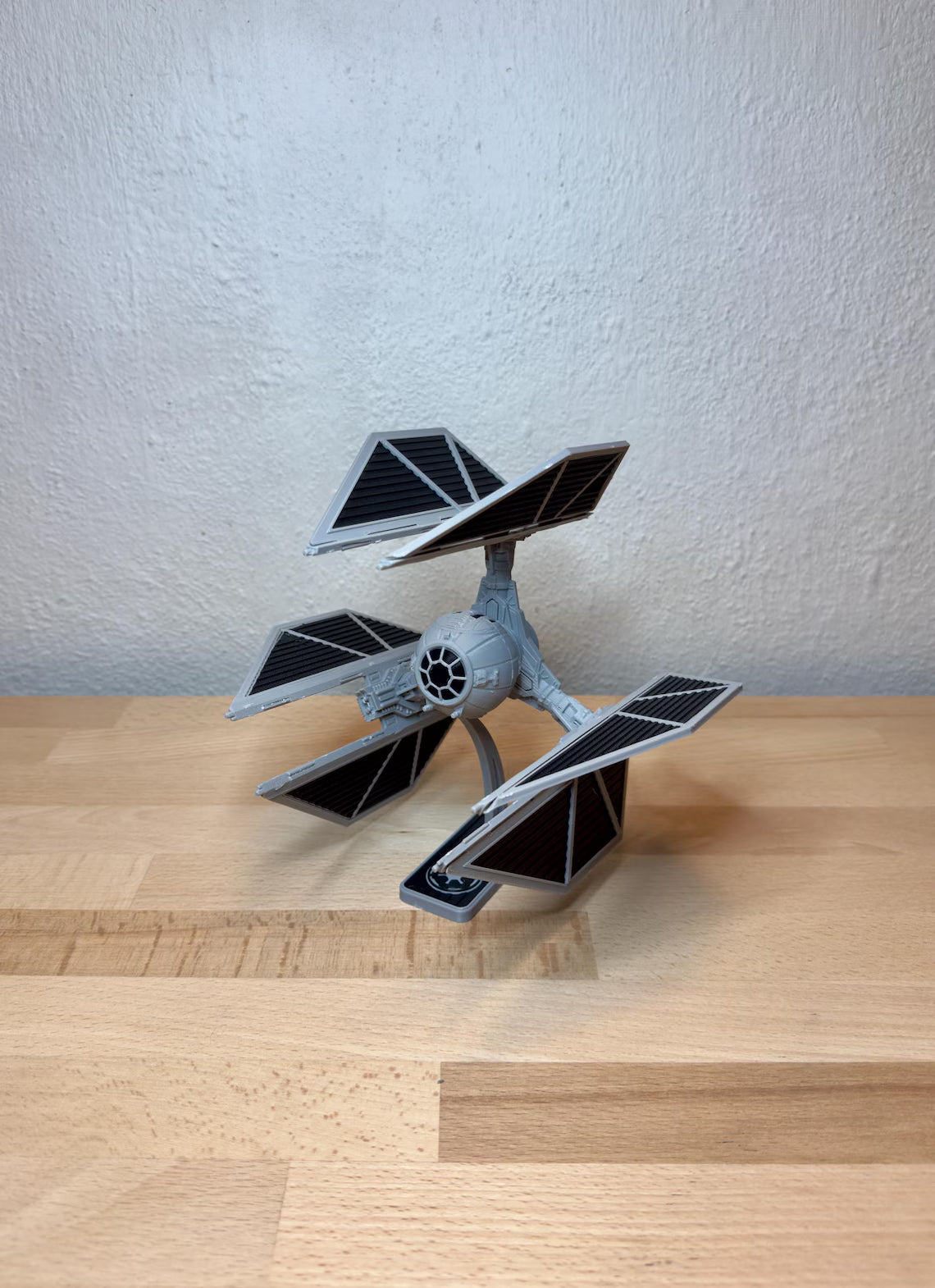 TIE Defender-inspirerad Kit Card – 3D-printad byggmodell