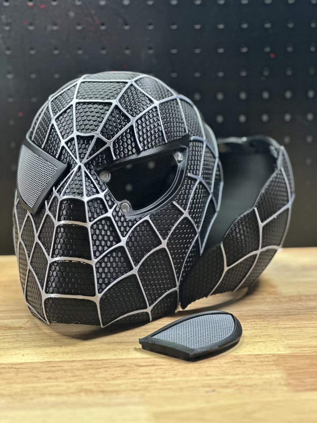 Spider-Man 3 Black Suit-hjälm – 3D-printad cosplaymodell