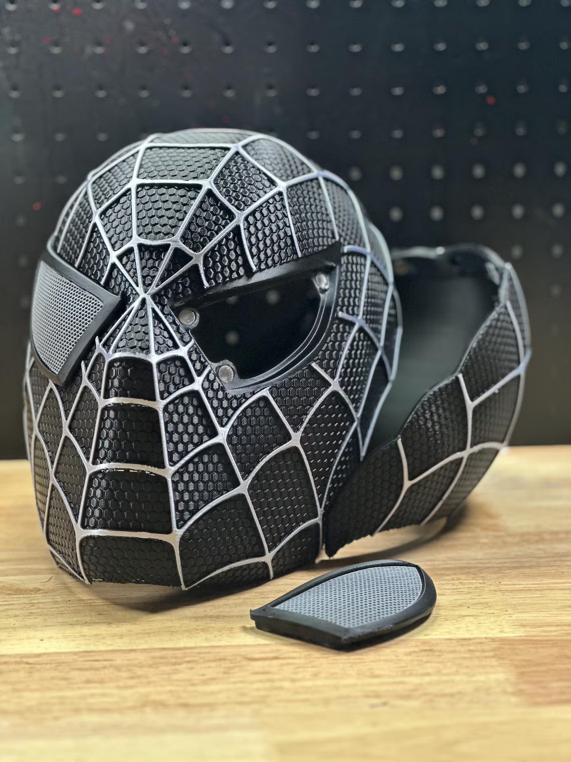 Spider-Man 3 Black Suit-hjälm – 3D-printad cosplaymodell