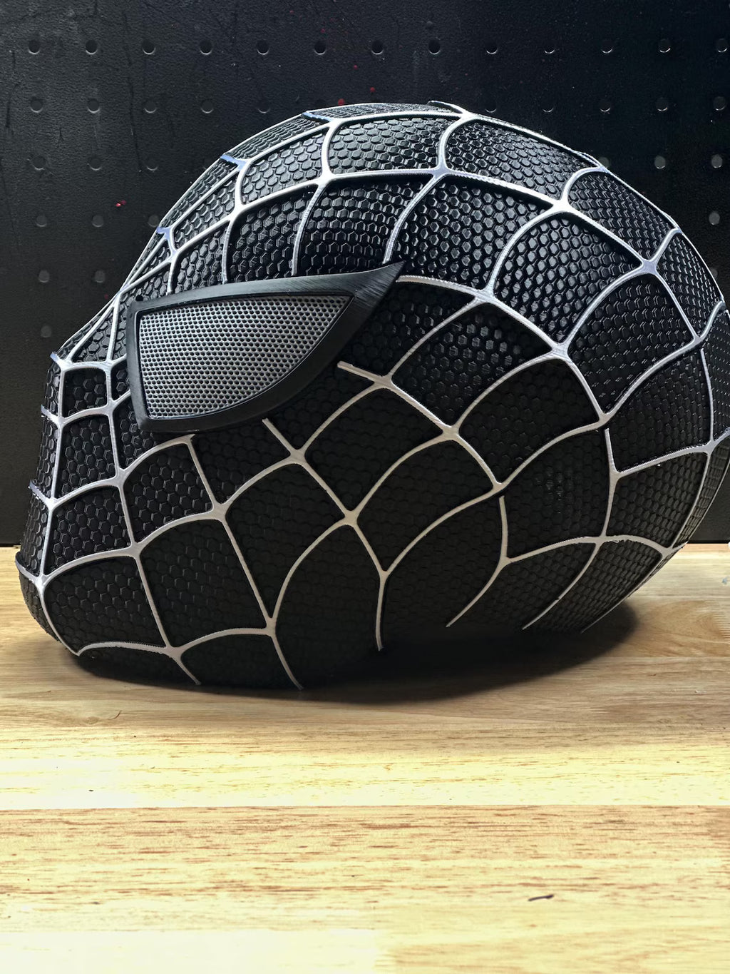 Spider-Man 3 Black Suit-hjälm – 3D-printad cosplaymodell