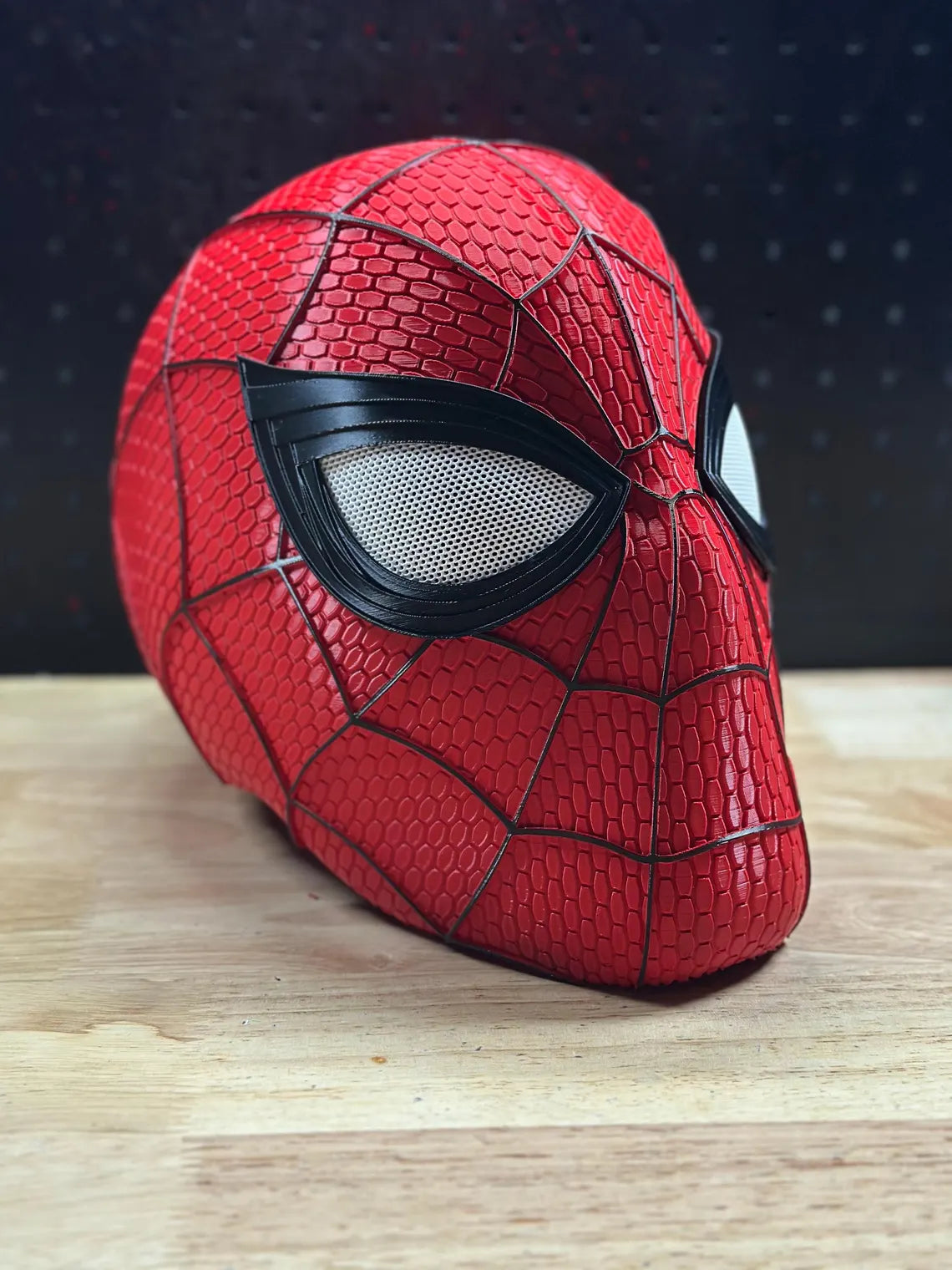 Spider-Man Brand New Day-hjälm – sidovy vänster