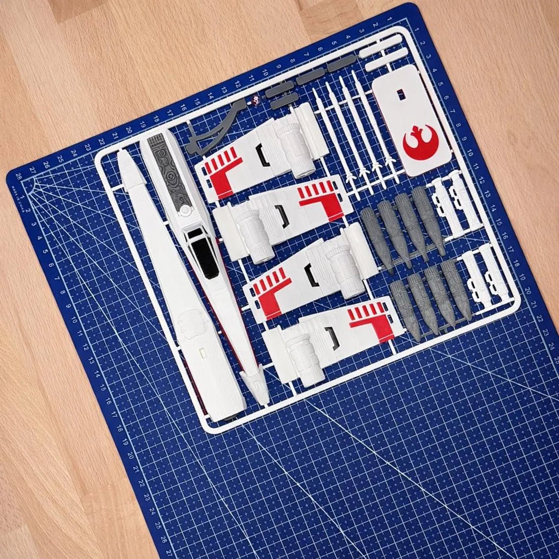 X-wing-inspirerad Kit Card – 3D-printad byggmodell - SwePrint3D