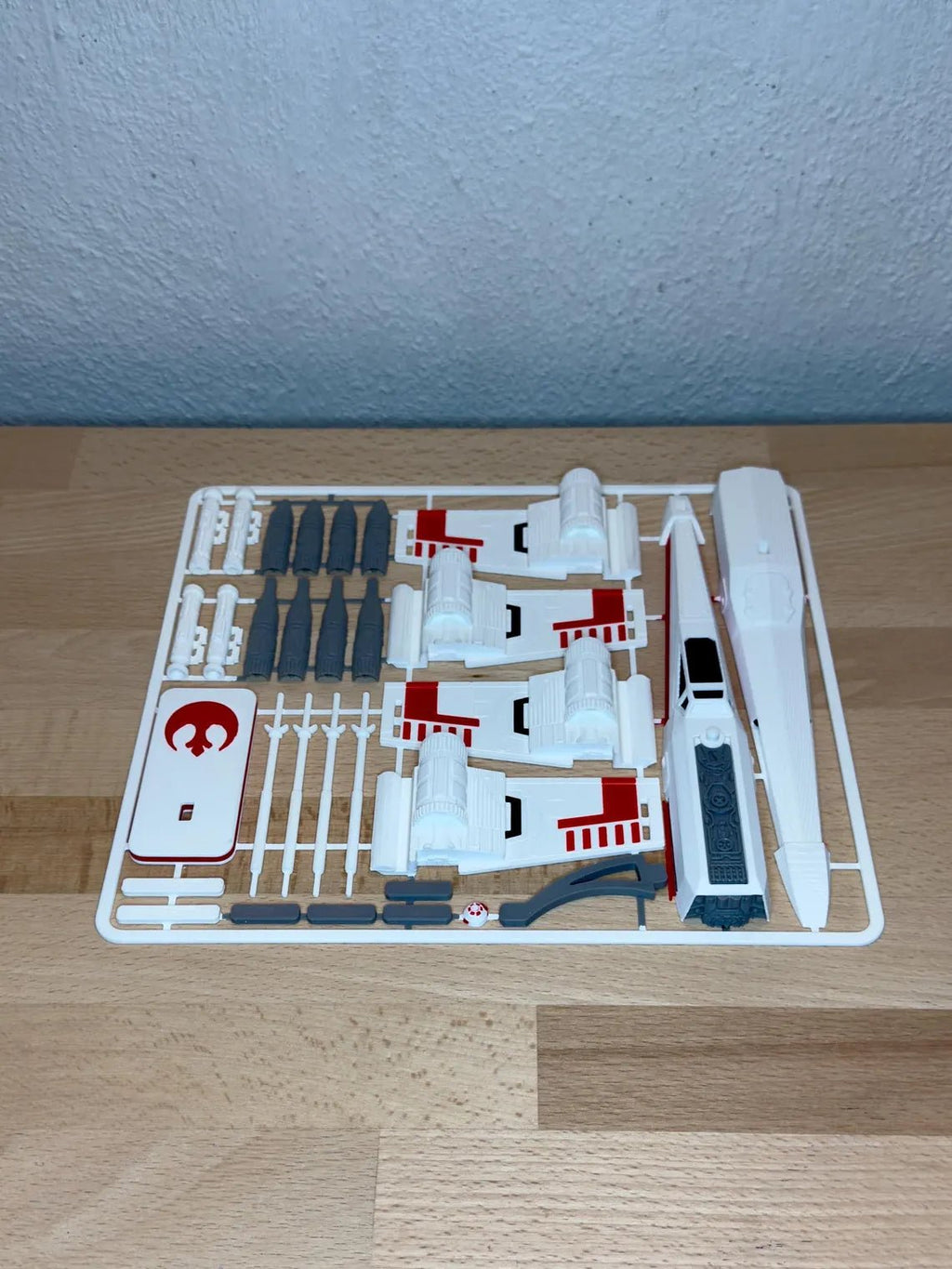 X-wing-inspirerad Kit Card – 3D-printad byggmodell - SwePrint3D